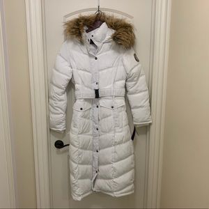 NWT Long White Puffer Coat with Faux Fur Collar.